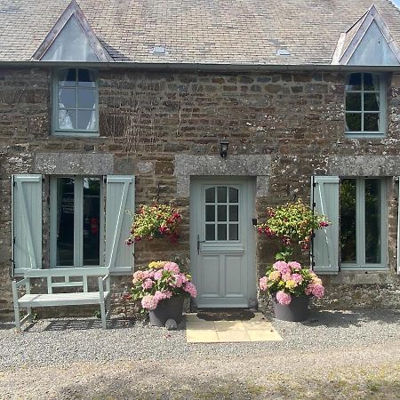 La Petite Maison - No 4 La Relierie Gavray-sur-Sienne Exteriör bild
